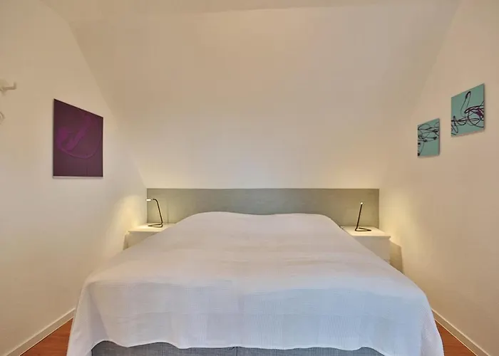 Am Rosenhain 19 Am Rosenhain 19 4 *